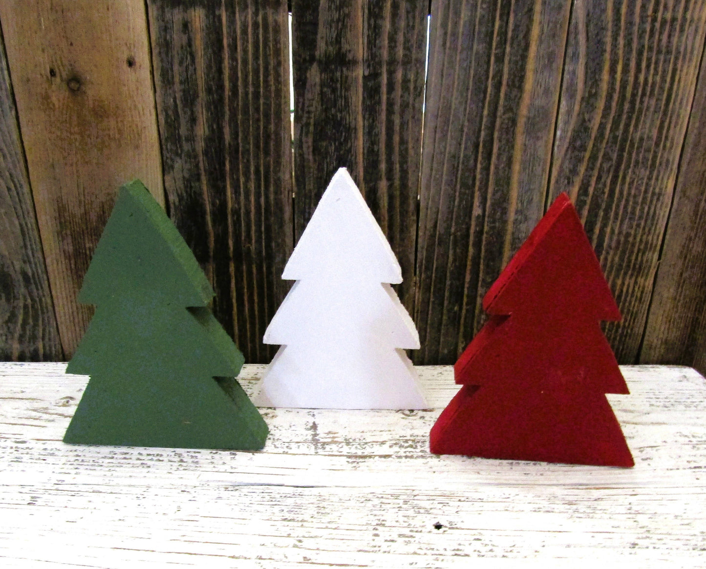 Rustic Wood Christmas Tree - 5 3/4 Inch: Red