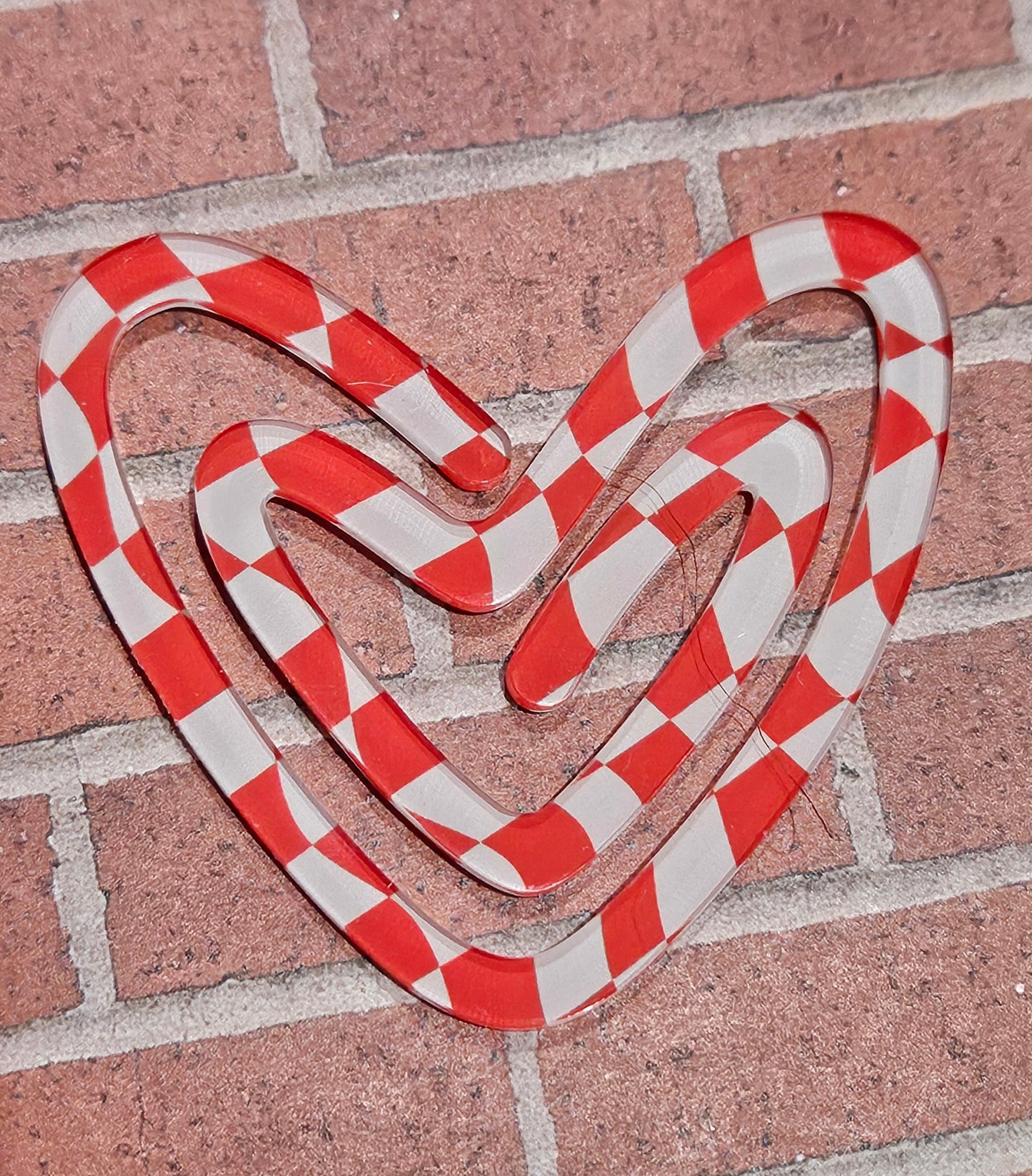 Retro red heart paperclips