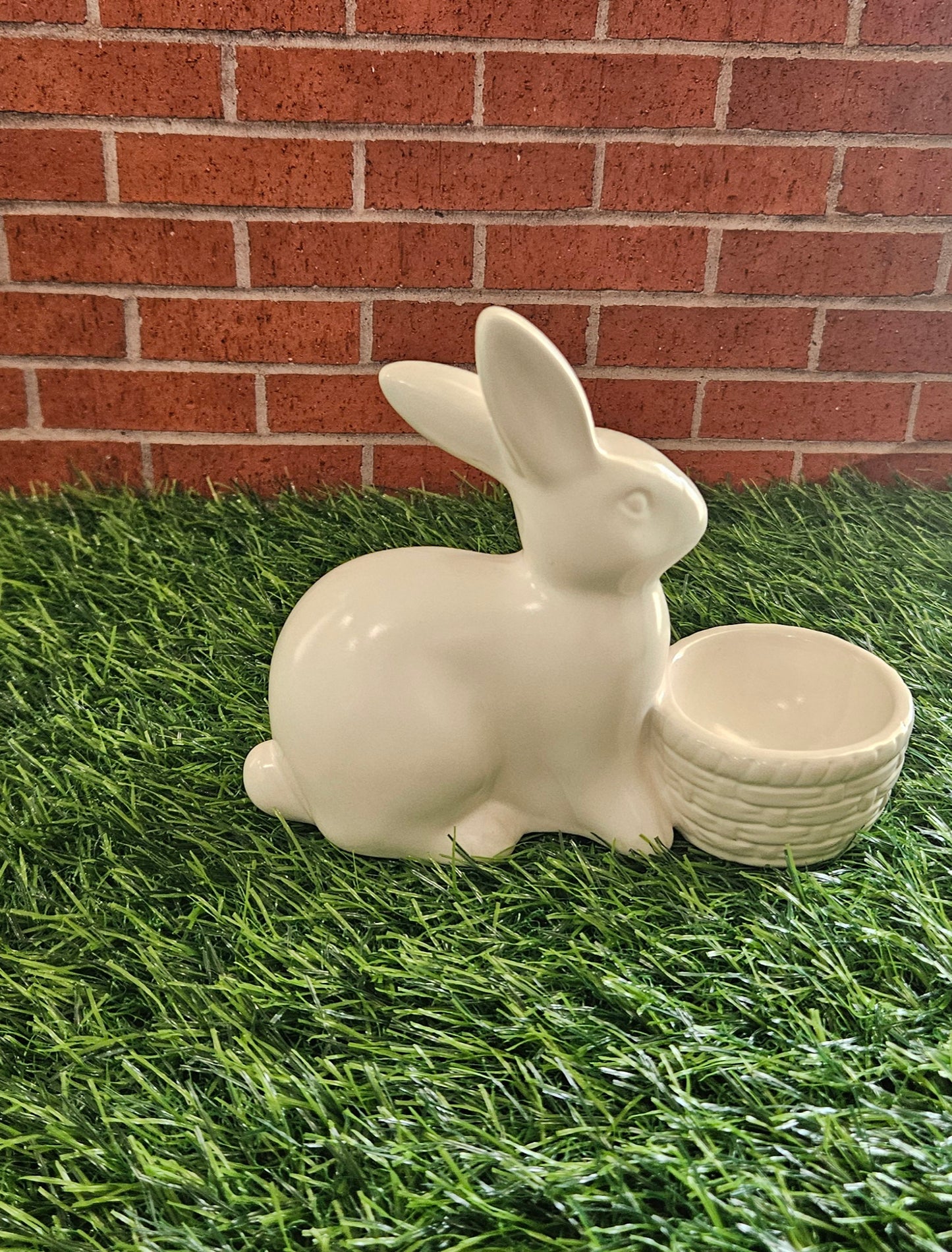 White ceramic bunny