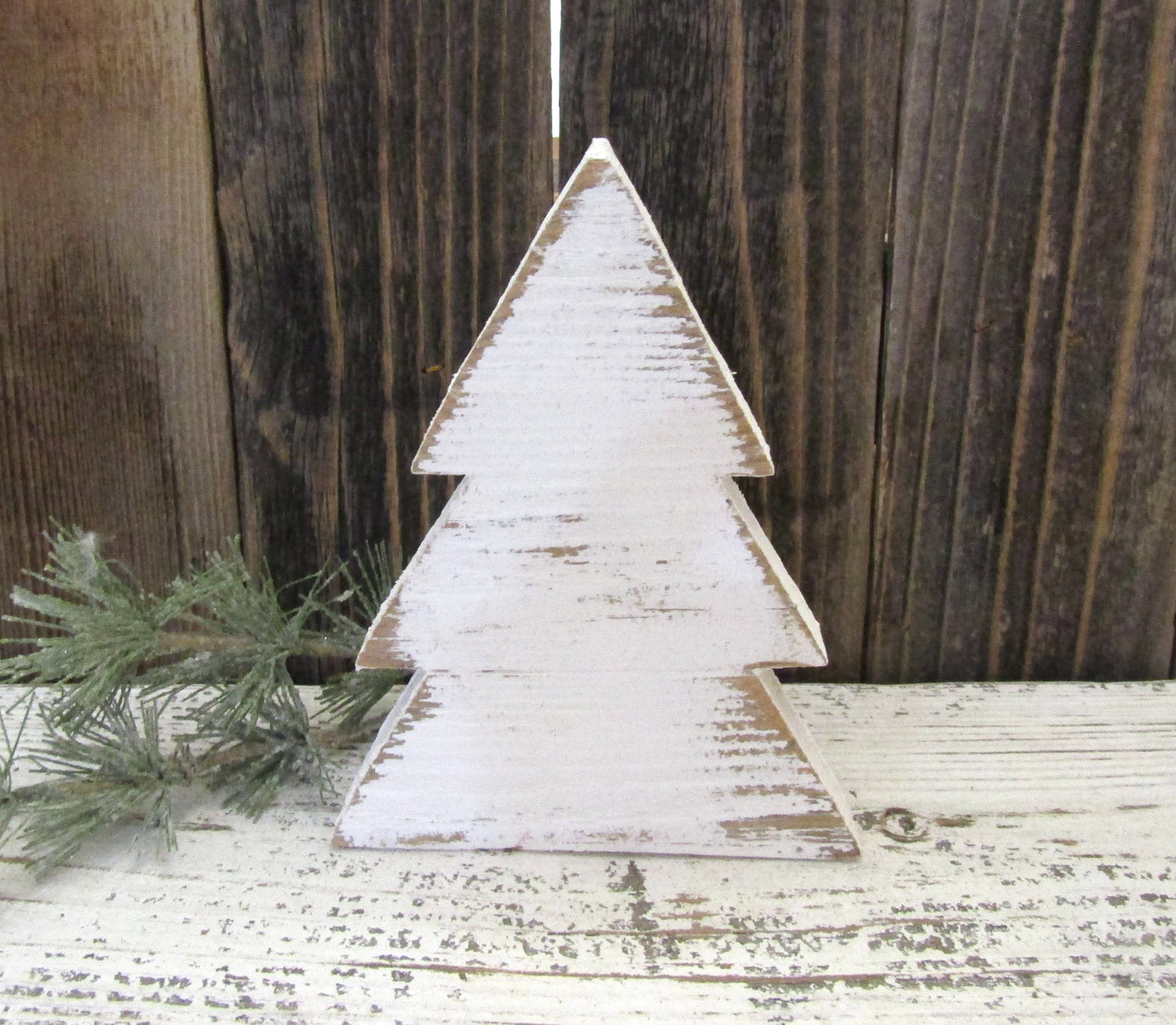 Rustic Wood Christmas Tree - 5 3/4 Inch: Red