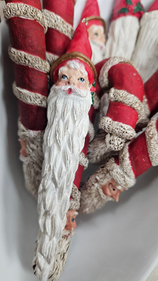 Pointy santa