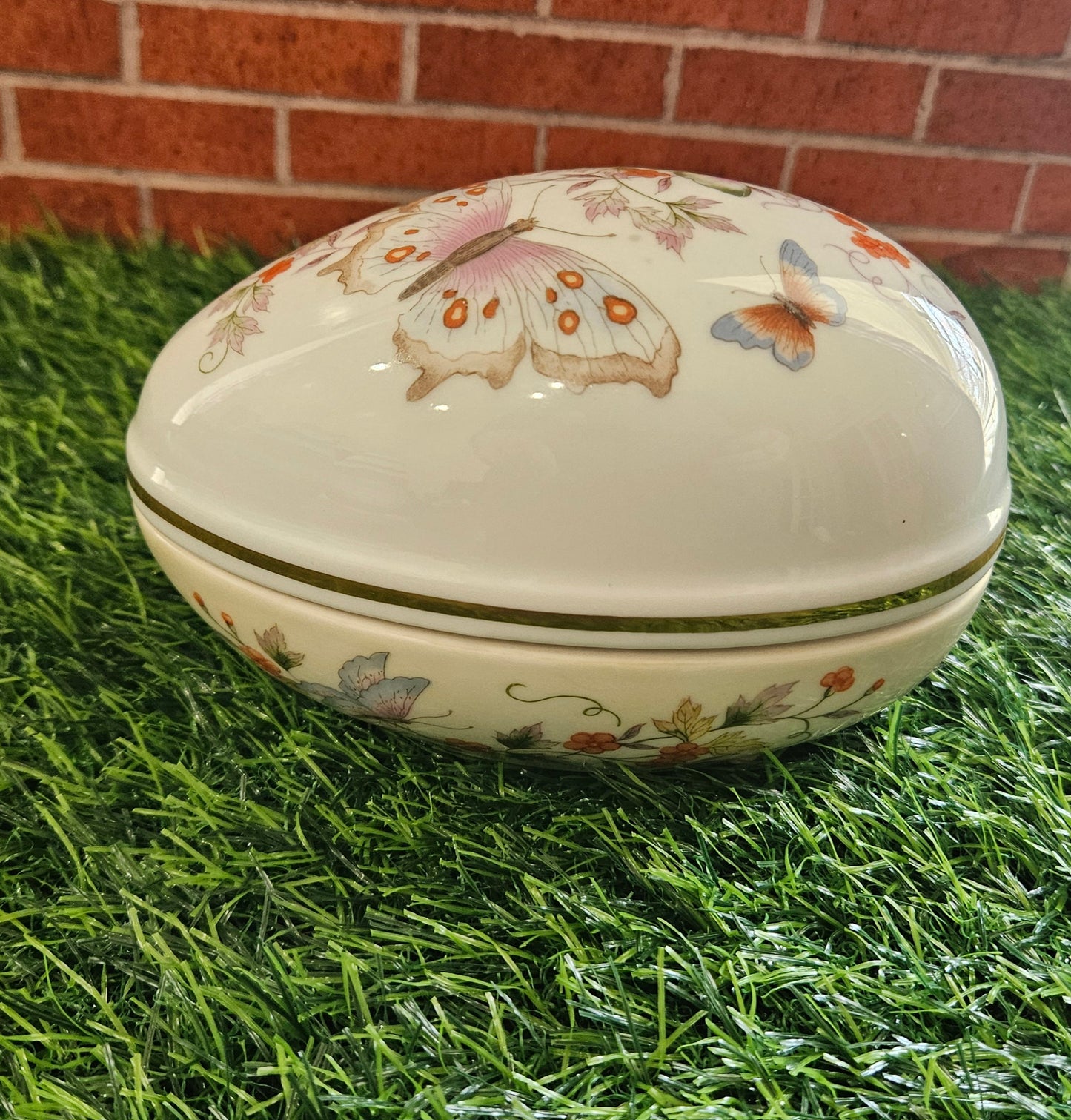 Porcelain butterfly egg