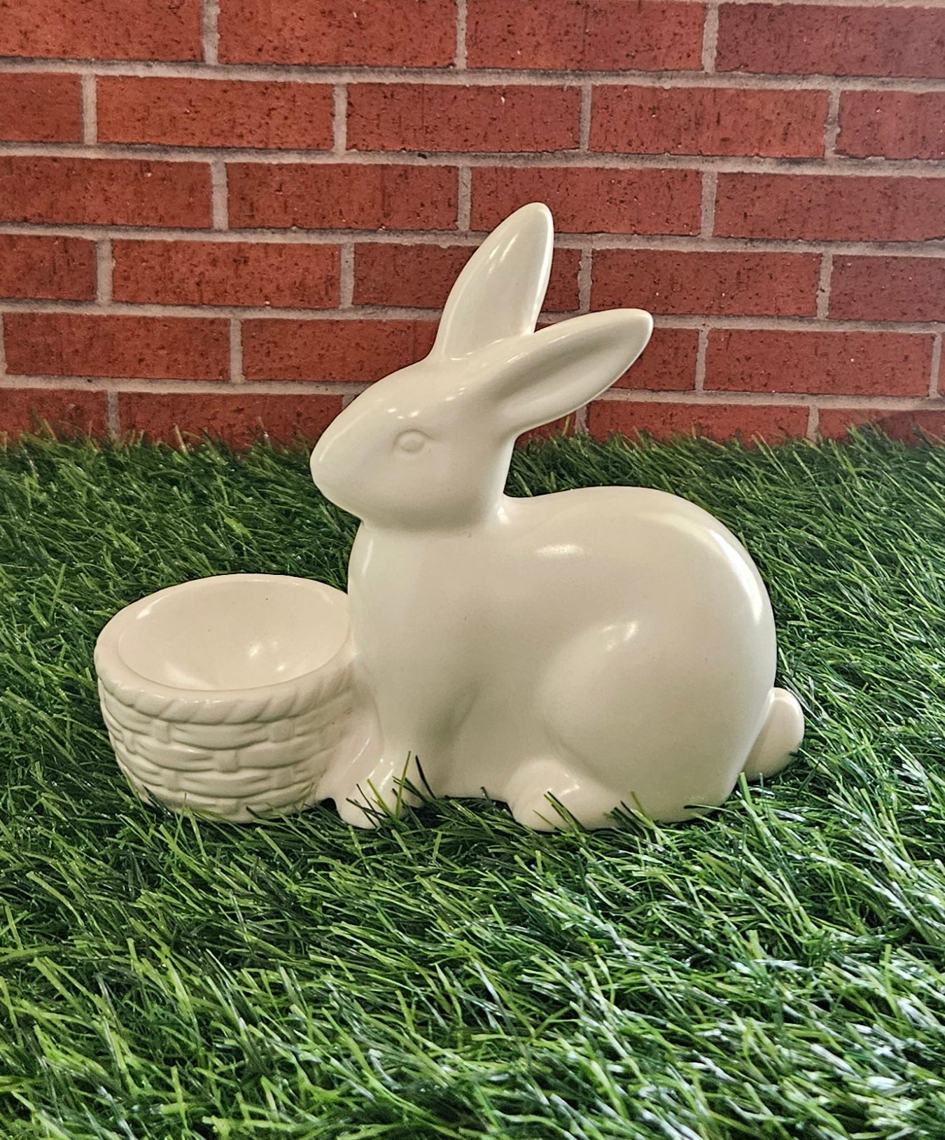 White ceramic bunny